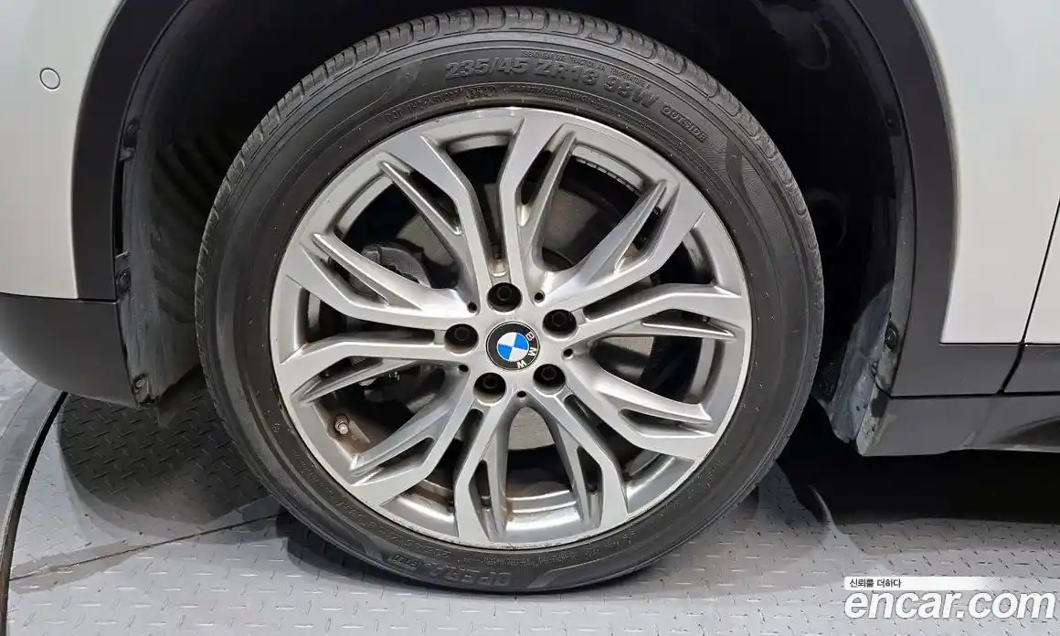 BMW X1 2018 2.0 Автомат в Москве № 157739, фото 11