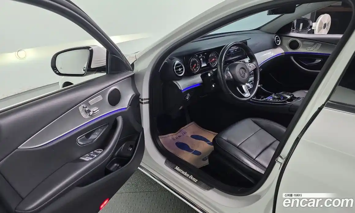 Mercedes-Benz E-Class 2018 2.0 Автомат в Москве № 161910, фото 17