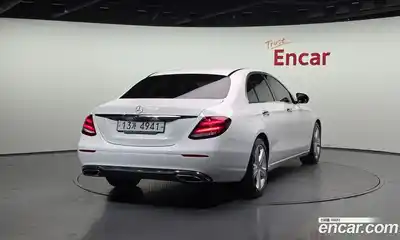 Mercedes-Benz E-Class 2018 2.0 Автомат в Москве № 161910, миниатюра 3