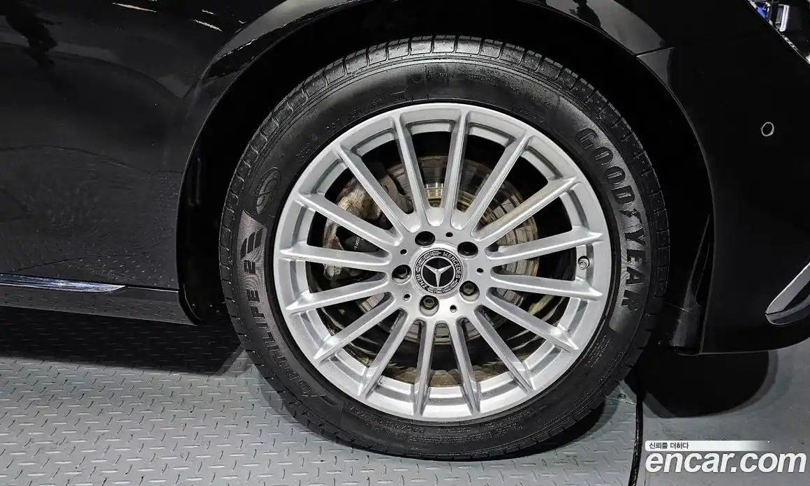 Mercedes-Benz E-Class 2022 2.0 Автомат в Москве № 162072, фото 16