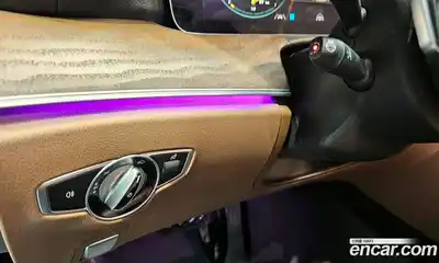 Mercedes-Benz E-Class 2022 2.0 Автомат в Москве № 162072, миниатюра 10