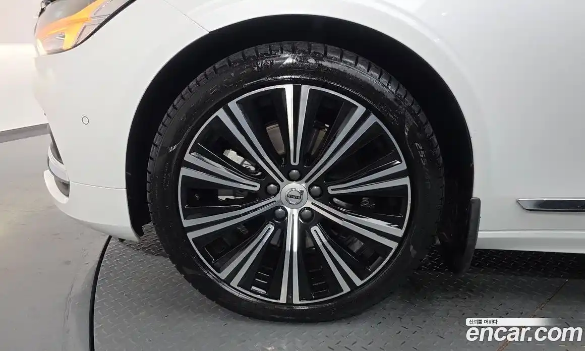 Volvo S90 2024 2.0 Автомат в Москве № 164163, фото 15