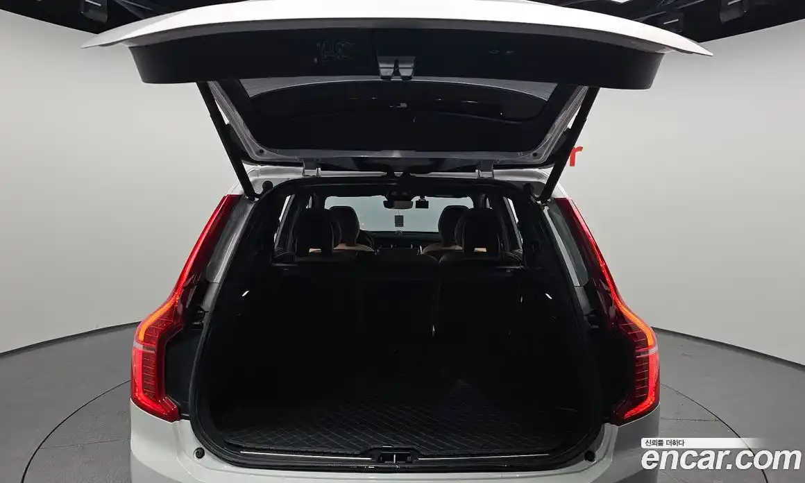 Volvo XC90 2023 2.0 Автомат в Москве № 164445, фото 1