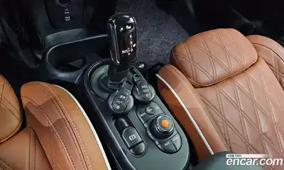 Mini Cooper Convertible 2022 2.0 Автомат в Москве № 167219, миниатюра 6