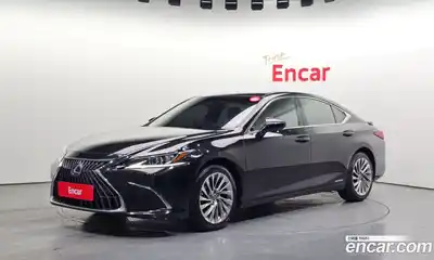 Lexus ES, 2022