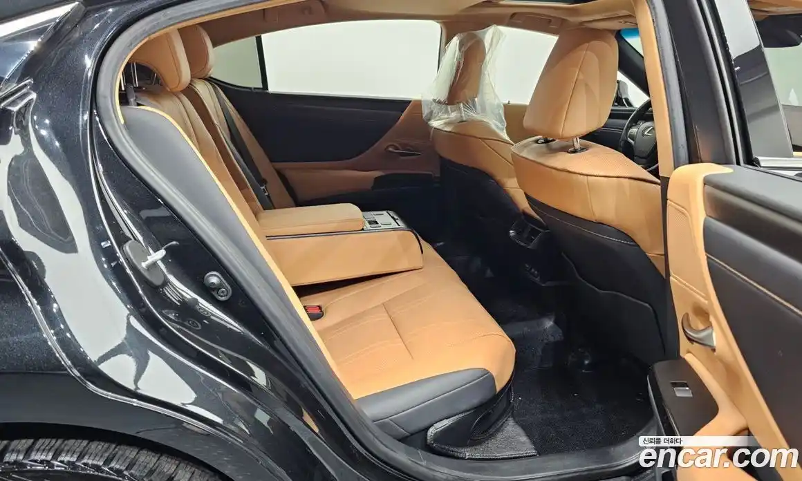 Lexus ES 2022 2.5 Автомат в Москве № 168191, фото 6