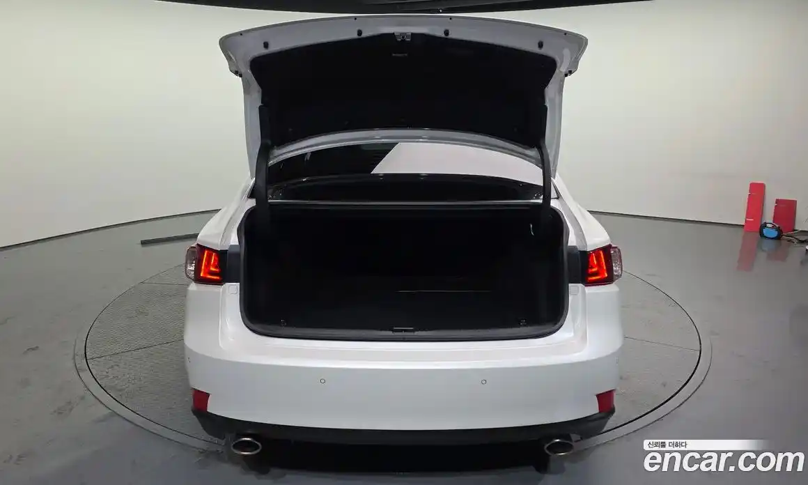 Lexus IS 2014 2.5 Автомат в Москве № 168281, фото 15