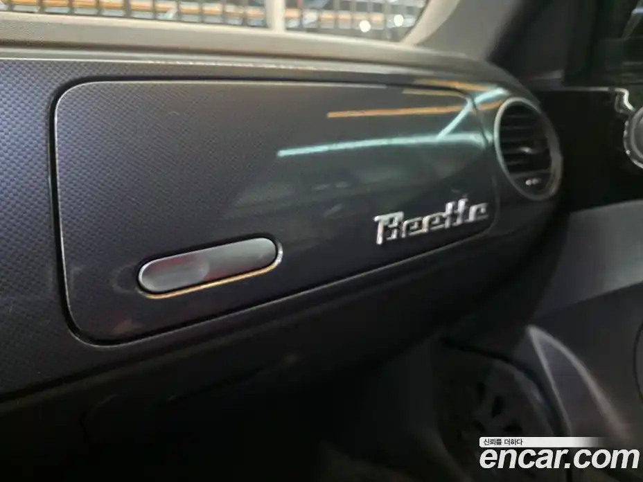 Volkswagen Beatle 2014 2.0 Автомат в Москве № 169303, фото 13