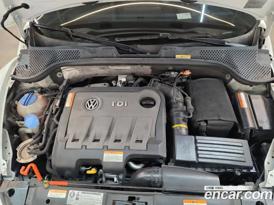 Volkswagen Beatle 2014 2.0 Автомат в Москве № 169303, фото 6