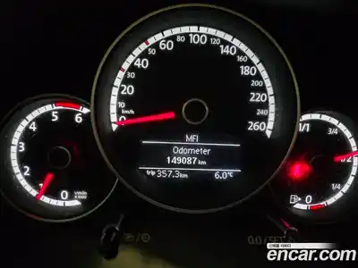 Volkswagen Beatle 2014 2.0 Автомат в Москве № 169303, миниатюра 8