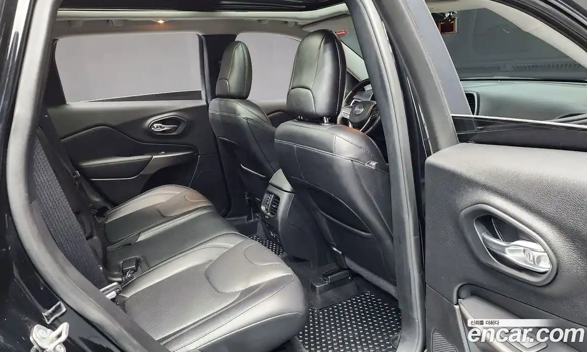 Jeep Cherokee 2021 3.2 Автомат в Москве № 169621, фото 14