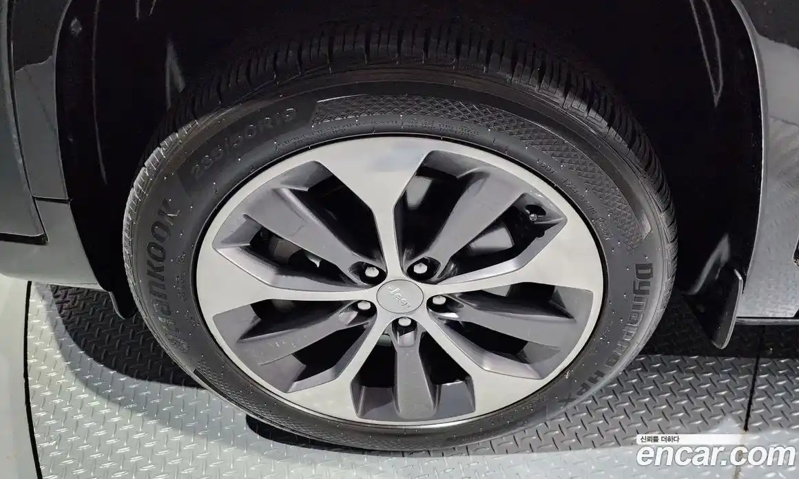 Jeep Cherokee 2021 3.2 Автомат в Москве № 169621, фото 20