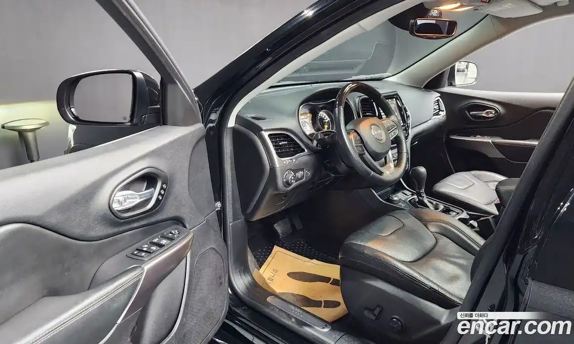 Jeep Cherokee 2021 3.2 Автомат в Москве № 169621, фото 5