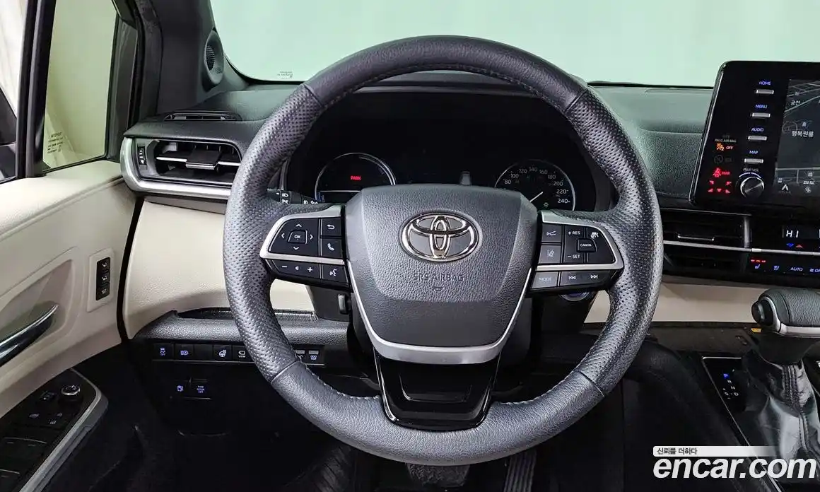 Toyota Sienna 2022 2.5 Автомат в Москве № 170145, фото 12