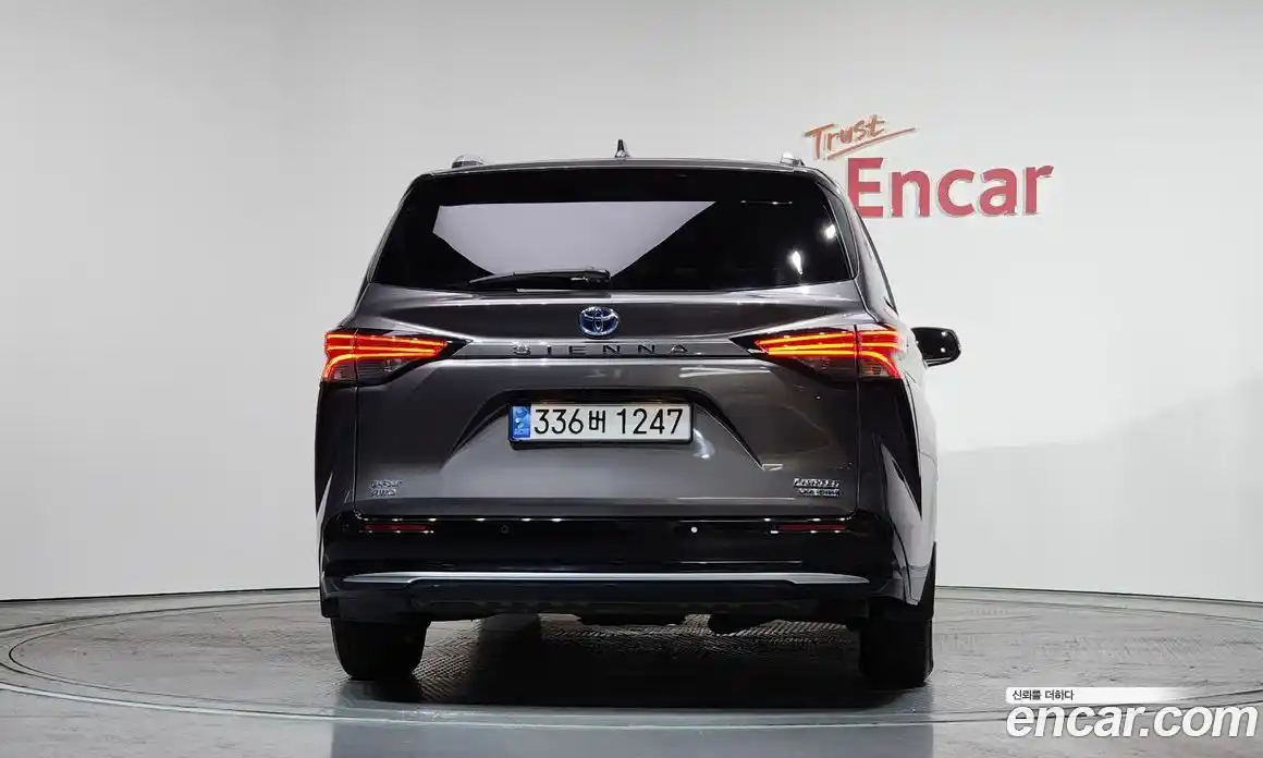 Toyota Sienna 2022 2.5 Автомат в Москве № 170145, фото 3