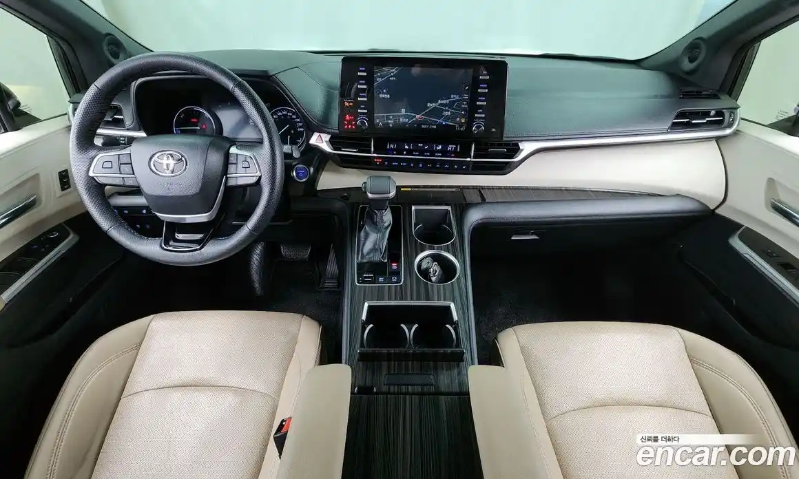 Toyota Sienna 2022 2.5 Автомат в Москве № 170145, фото 6