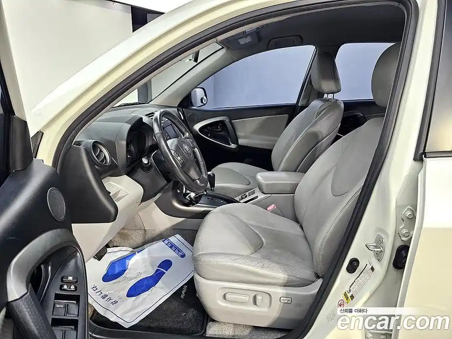 Toyota RAV4 2010 2.5 Автомат в Москве № 170337, фото 8