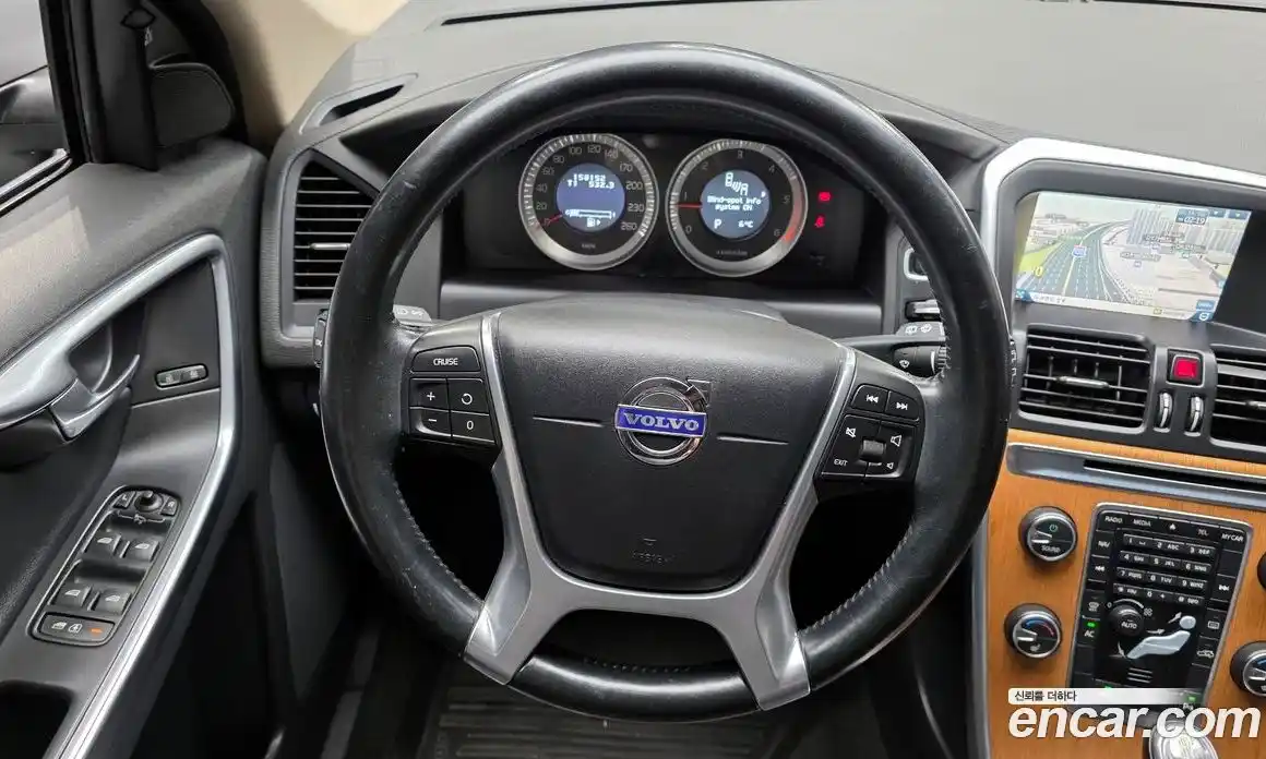 Volvo XC60 2013 2.0 Автомат в Москве № 172388, фото 13