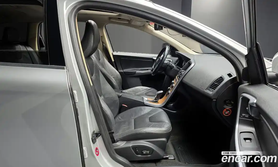 Volvo XC60 2013 2.0 Автомат в Москве № 172388, фото 8