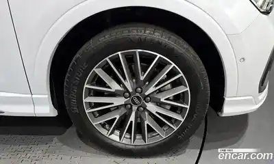 Audi Q3 2023 2.0 Автомат в Москве № 176386, миниатюра 2