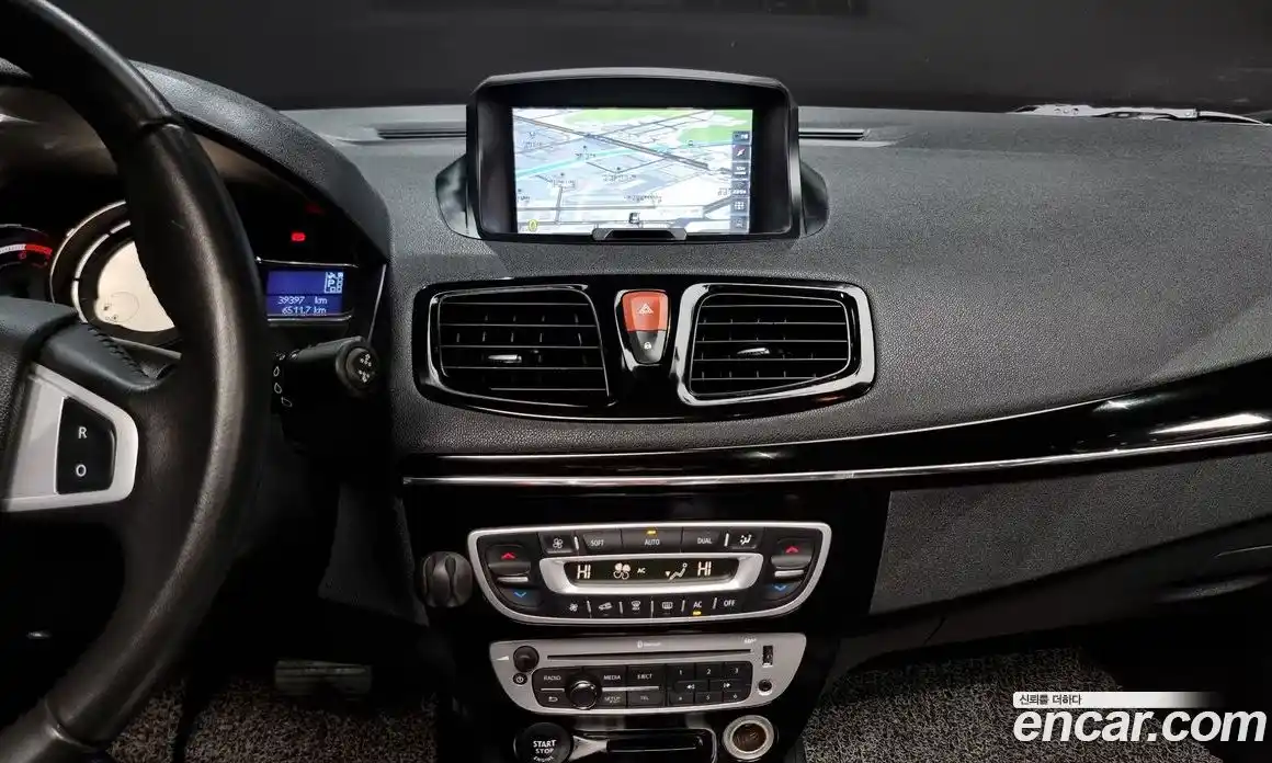 Renault SM3 2016 1.6 Автомат в Москве № 177747, фото 4