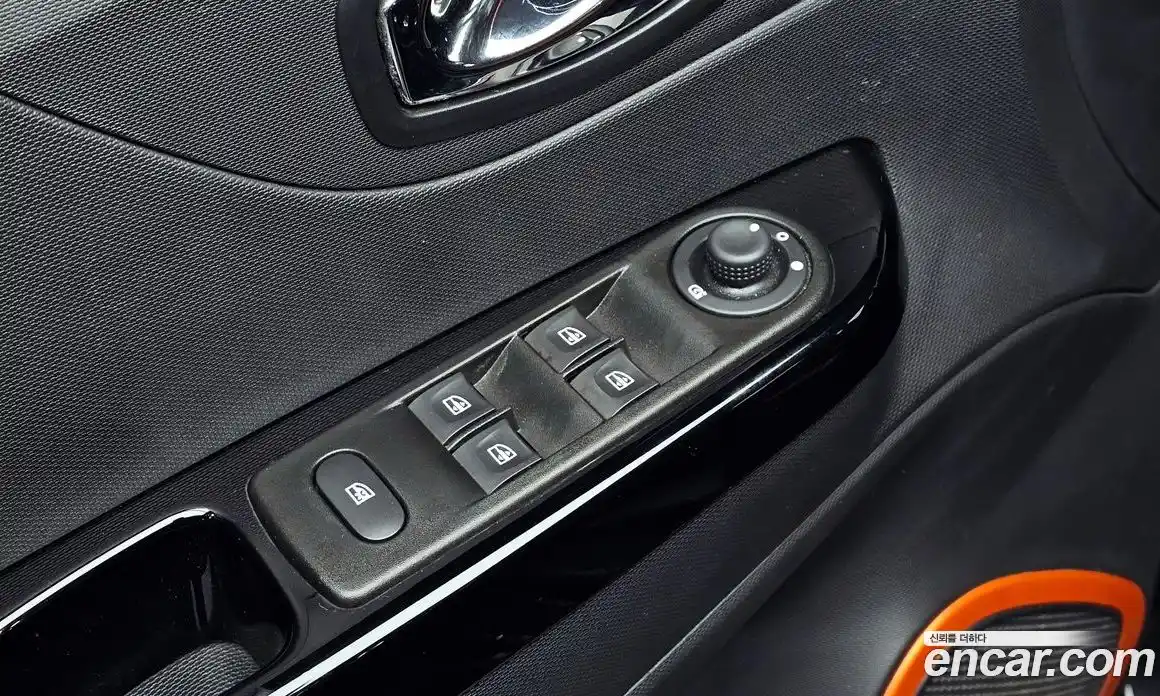 Renault QM3 2015 1.5 Автомат в Москве № 184131, фото 1