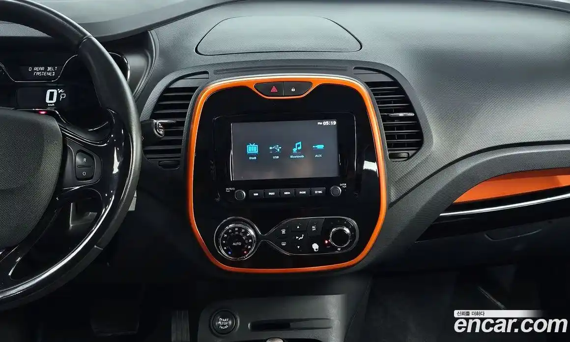 Renault QM3 2015 1.5 Автомат в Москве № 184131, фото 3