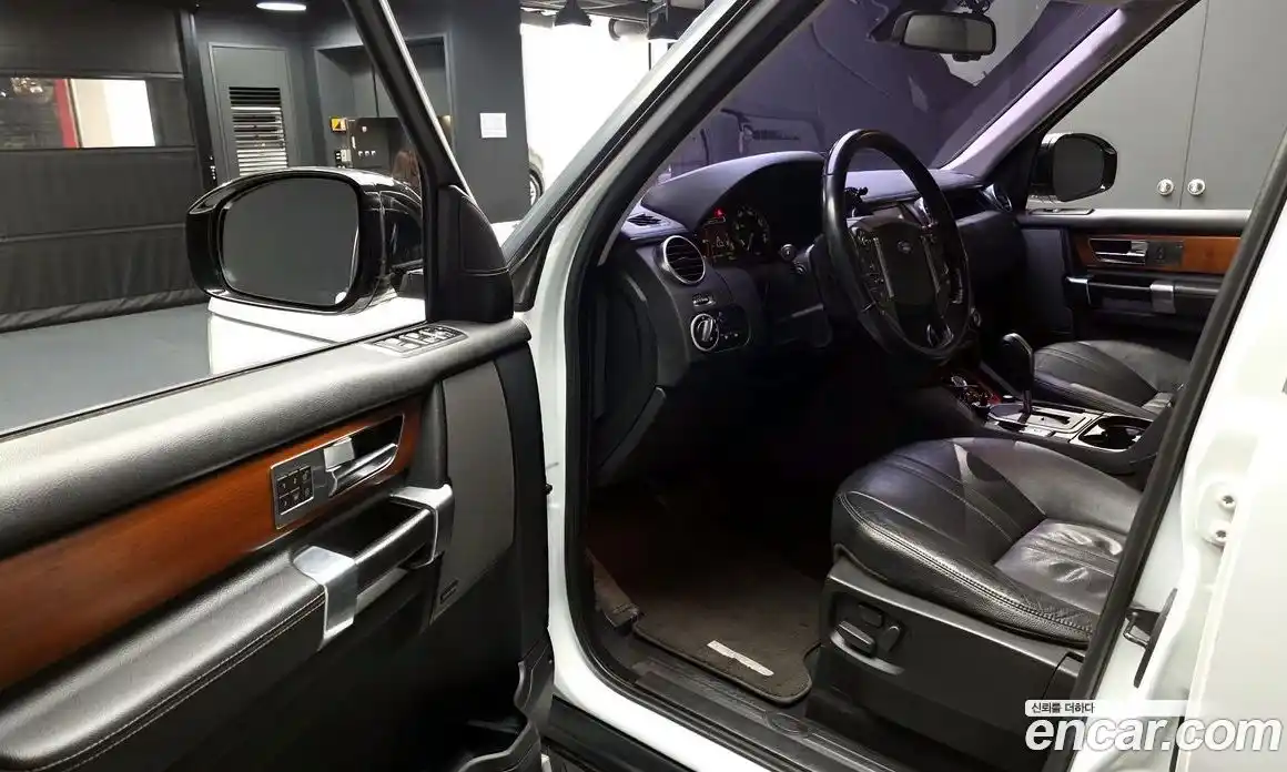 Land Rover Discovery 2011 3.0 Автомат в Москве № 189923, фото 12