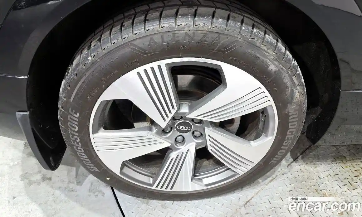 Audi e-tron 2021 0.2 Автомат в Москве № 196690, фото 11