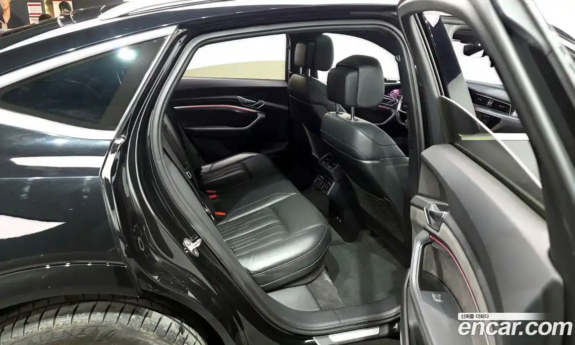 Audi e-tron 2021 0.2 Автомат в Москве № 196690, фото 19