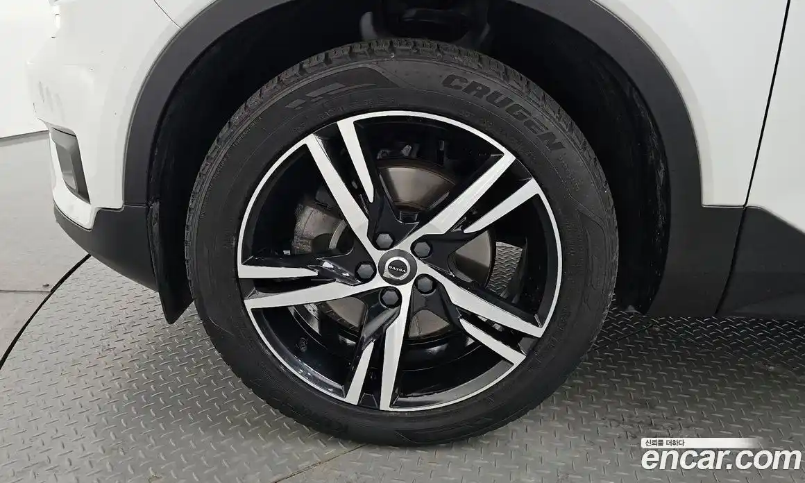 Volvo XC40 2020 2.0 Автомат в Москве № 196932, фото 3