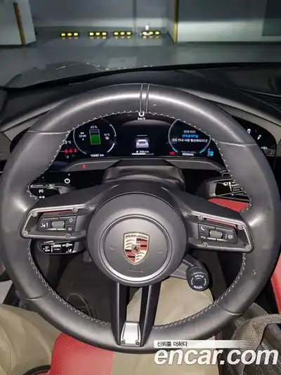 Porsche Taycan 2025 0.1 Автомат в Москве № 197839, миниатюра 7