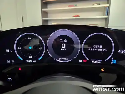 Porsche Taycan 2025 0.1 Автомат в Москве № 197864, миниатюра 8