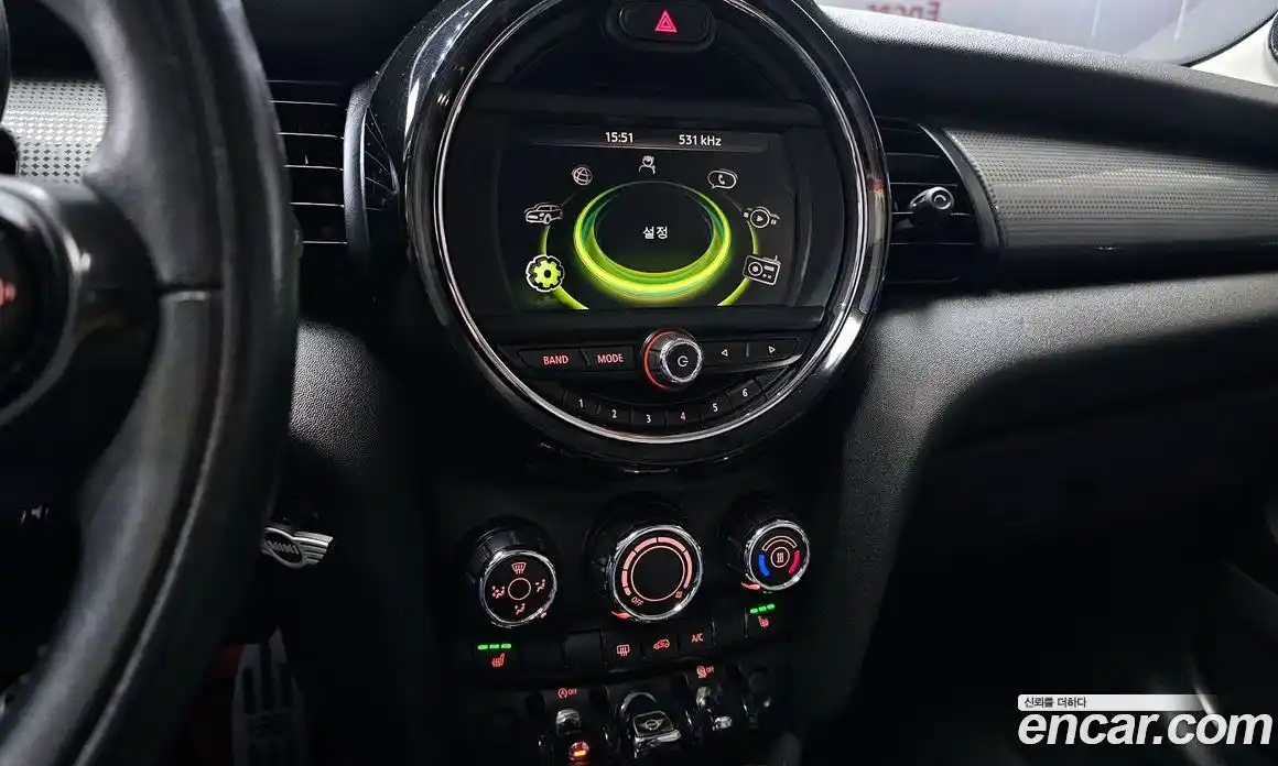 Mini Cooper 2016 1.5 Автомат в Москве № 198479, фото 14