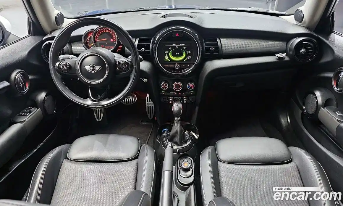 Mini Cooper 2016 1.5 Автомат в Москве № 198479, фото 16