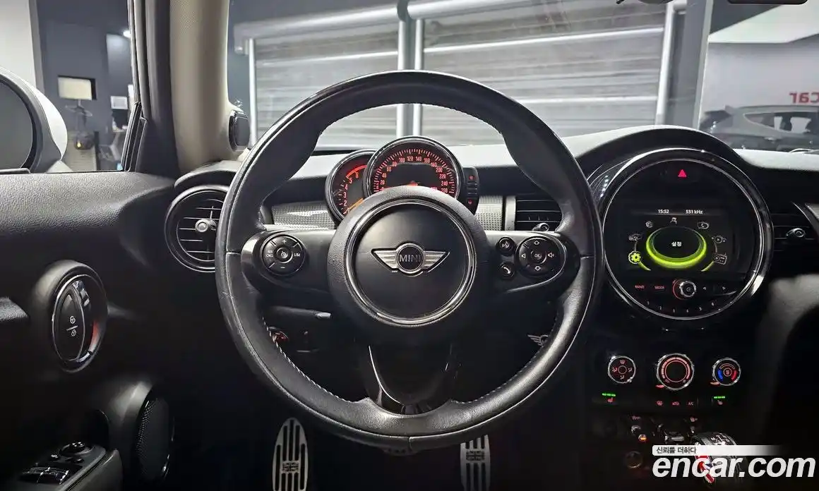 Mini Cooper 2016 1.5 Автомат в Москве № 198479, фото 20