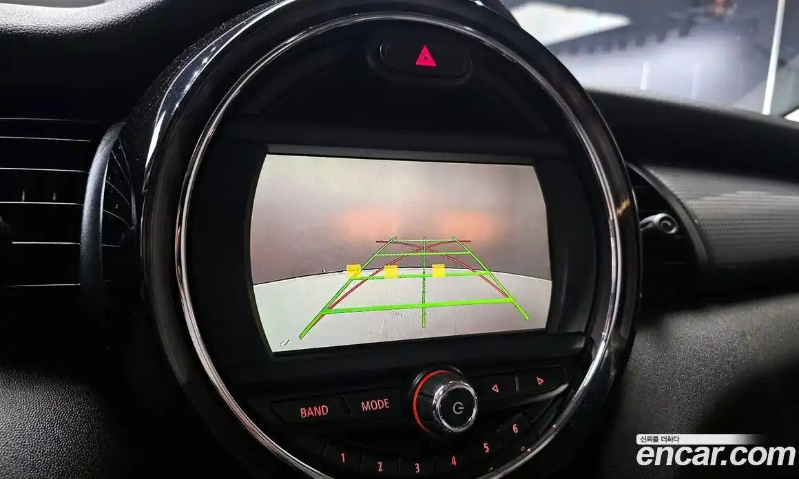 Mini Cooper 2016 1.5 Автомат в Москве № 198479, фото 10