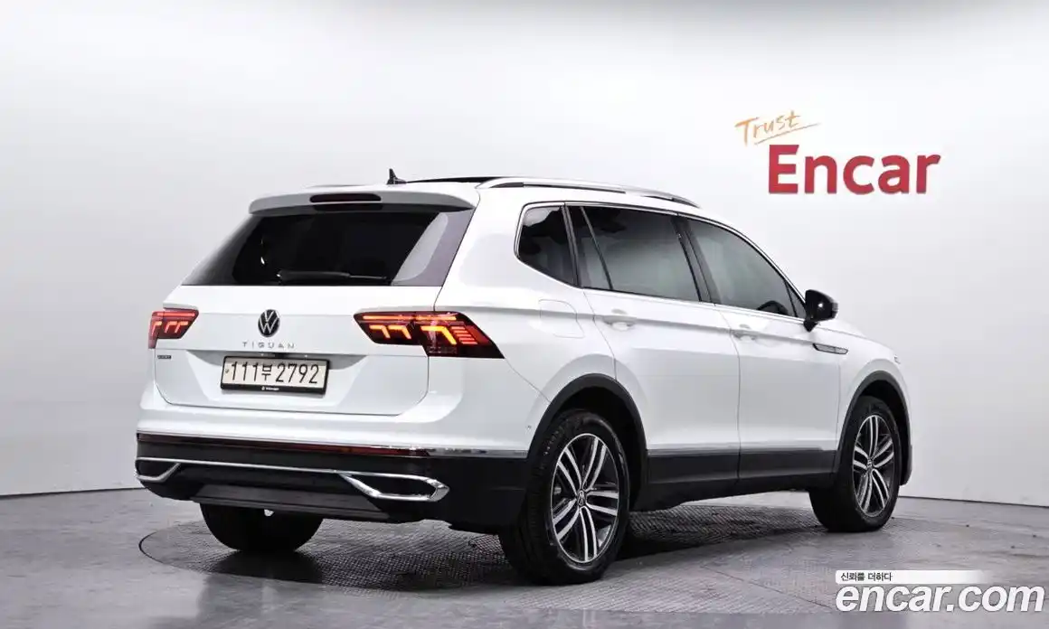 Volkswagen Tiguan 2023 2.0 Автомат в Москве № 199072, фото 12