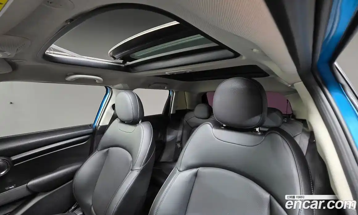 Mini Cooper 2017 1.5 Автомат в Москве № 205335, фото 4