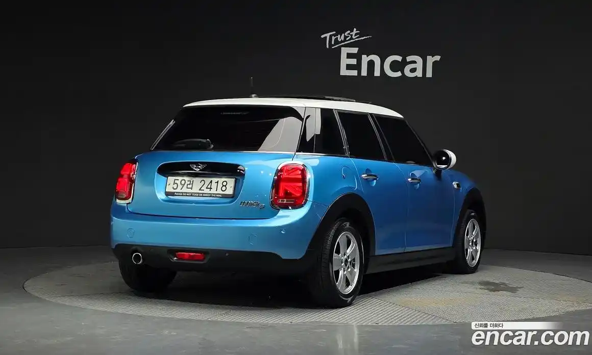 Mini Cooper 2017 1.5 Автомат в Москве № 205335, фото 5