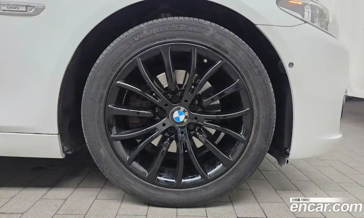 BMW 5-Series 2015 2.0 Автомат в Москве № 211742, фото 1