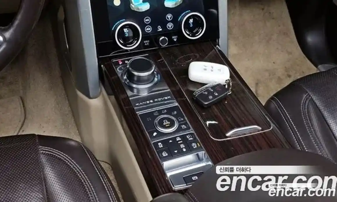 Land Rover Range-Rover 2016 4.4 Автомат в Москве № 213650, фото 9