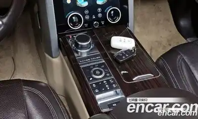 Land Rover Range-Rover 2016 4.4 Автомат в Москве № 213650, миниатюра 9