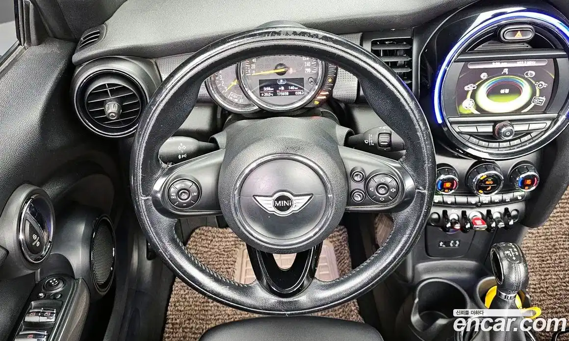 Mini Cooper Convertible 2016 1.5 Автомат в Москве № 214399, фото 14