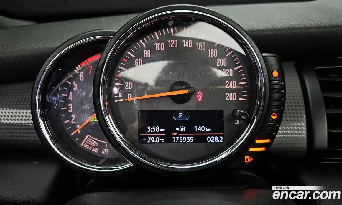 Mini Cooper Convertible 2016 1.5 Автомат в Москве № 214399, фото 18