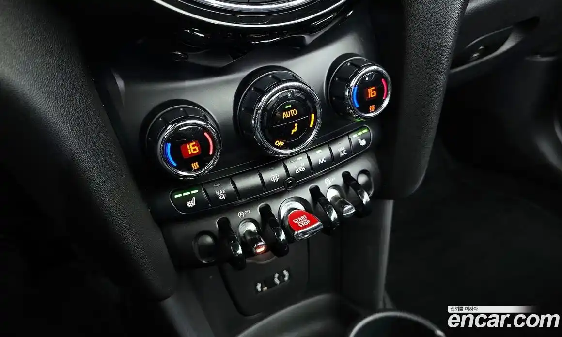 Mini Cooper Convertible 2016 1.5 Автомат в Москве № 214399, фото 20