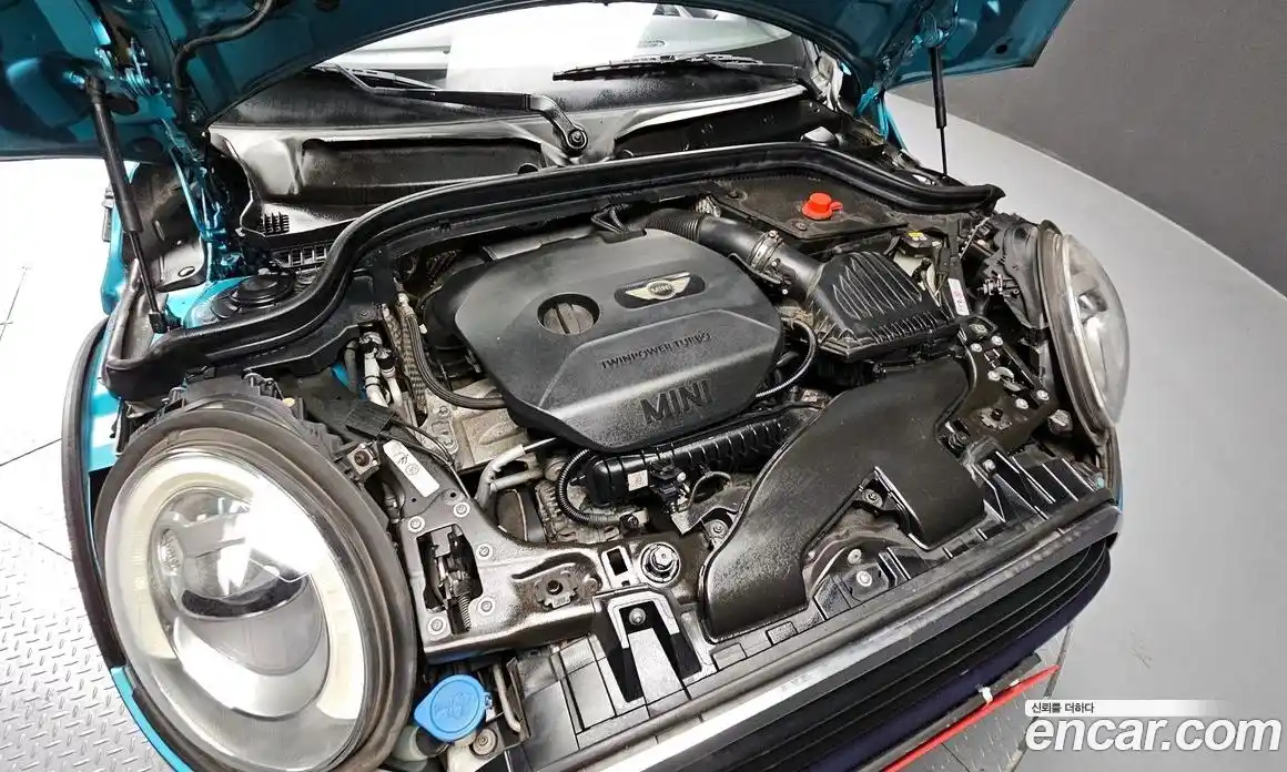 Mini Cooper Convertible 2016 1.5 Автомат в Москве № 214399, фото 9