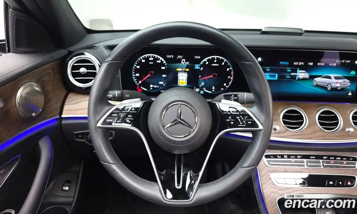 Mercedes-Benz E-Class 2022 2.0 Автомат в Москве № 220472, фото 15