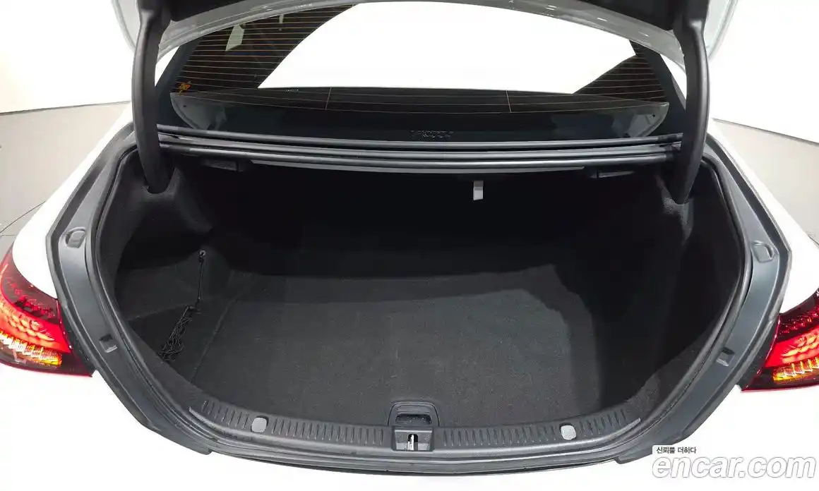 Mercedes-Benz E-Class 2022 2.0 Автомат в Москве № 220472, фото 20