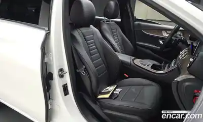 Mercedes-Benz E-Class 2022 2.0 Автомат в Москве № 220472, миниатюра 2